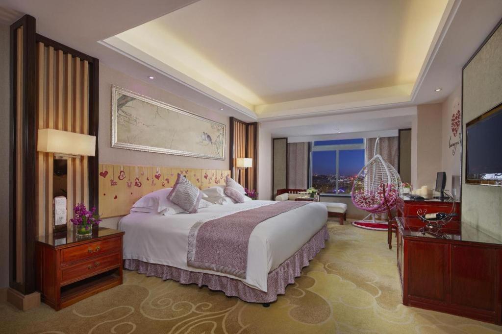 Feicheng Blossom Hotel Esterno foto