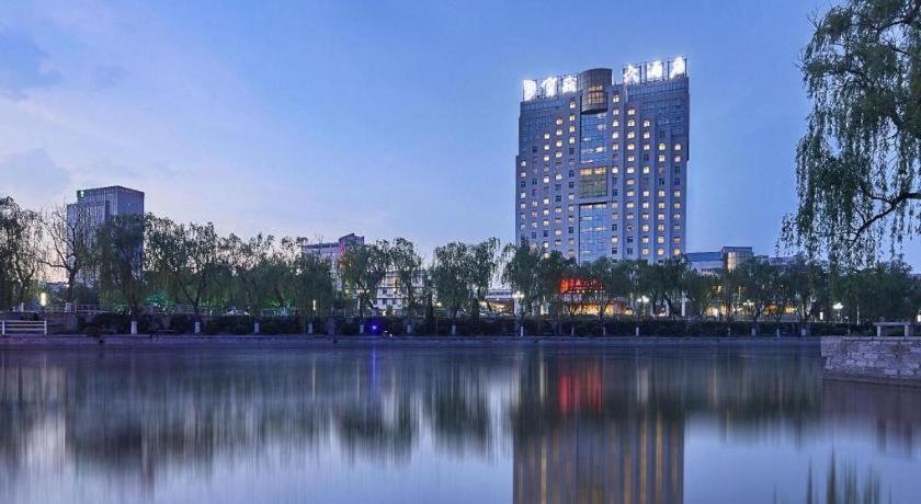Feicheng Blossom Hotel Esterno foto
