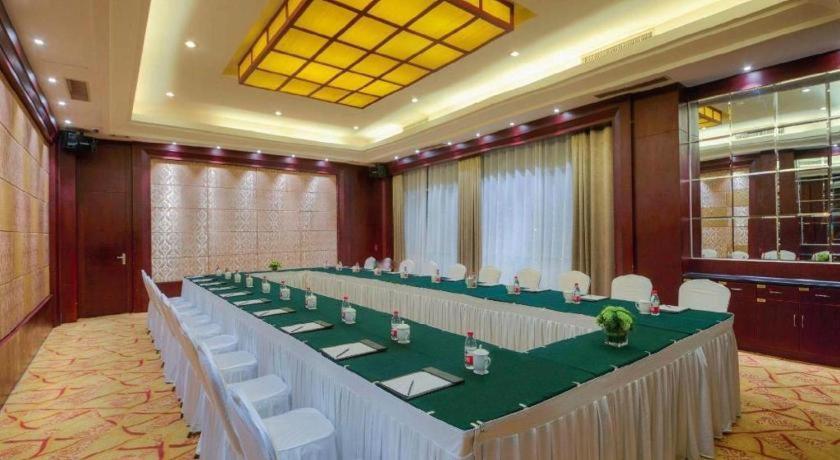 Feicheng Blossom Hotel Esterno foto