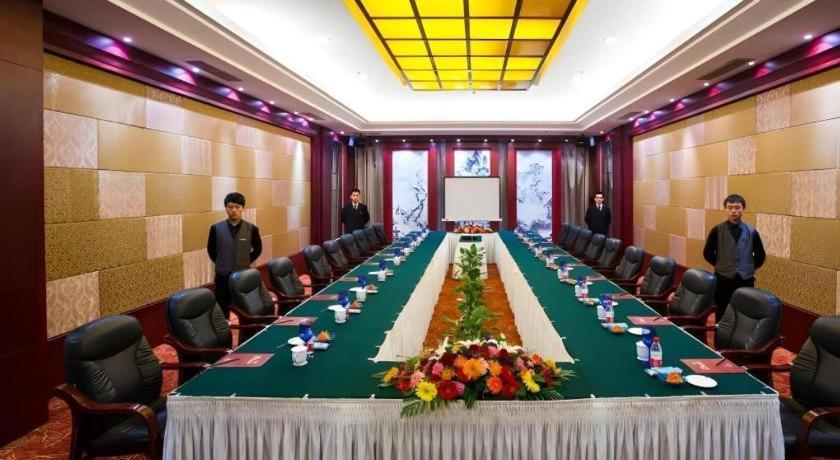 Feicheng Blossom Hotel Esterno foto